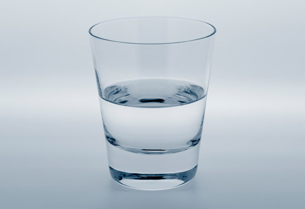 201208-omag-quiz-half-empty-glass-600x41