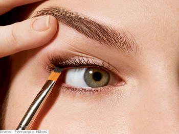 Small Eyes Makeup on Curl Your Lashes For An Eye Opener Before You Apply Any Makeup