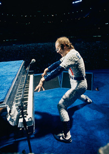 Elton John's outfits