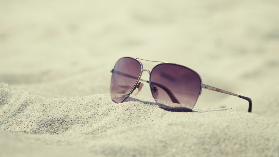 Reasons to Wear Sunglasses - Health Benefits of Sunglasses.