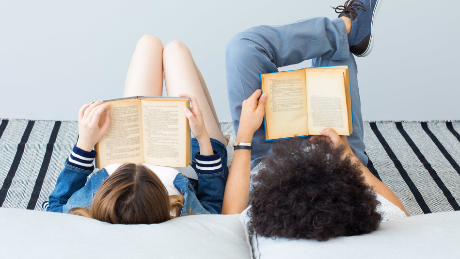 Kids reading novels