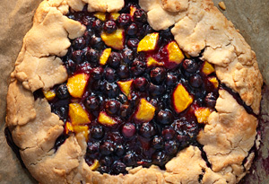 rustic blueberry and nectarine pie