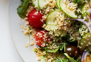 Quinoa Salad with Arugula and Tomatoes