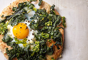 Egg-Topped Pita Pizza Recipe