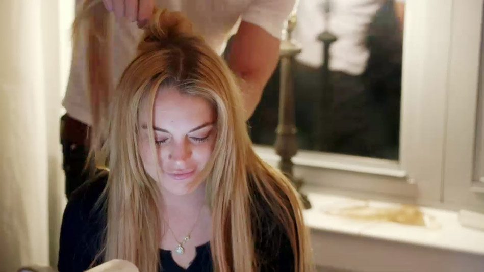 What's Going On with Lindsay Lohan's Hair? - Video